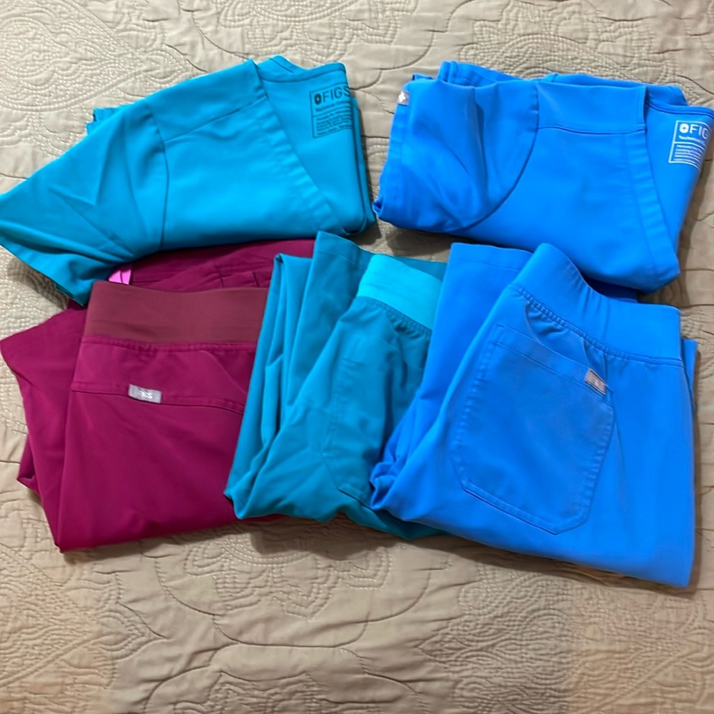 FIGS scrubs